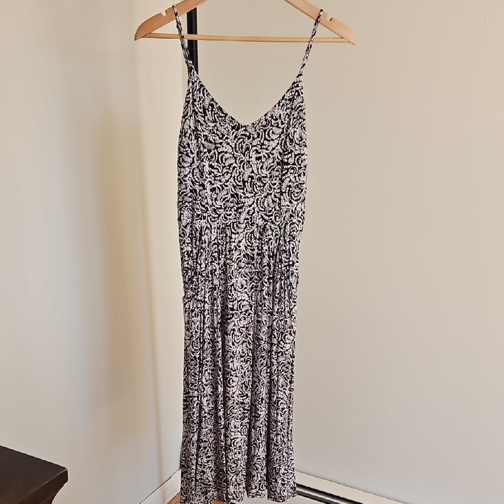 LOFT Black & White Printed Spaghetti-Strap Maxi Dress - Classic Summer Style